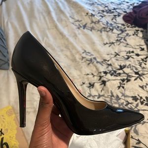 Barely warn shoes. They just sit in my closet and trying to get rid of.